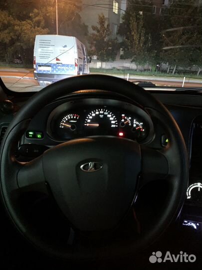 Приборная панель priora