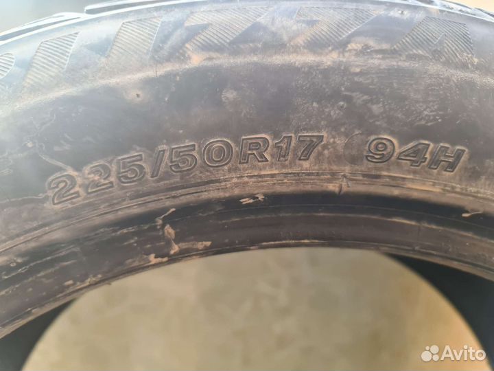 Bridgestone Blizzak LM-32 225/50 R17