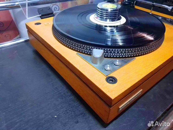 Проигрыватель винила Onkyo CP-700M