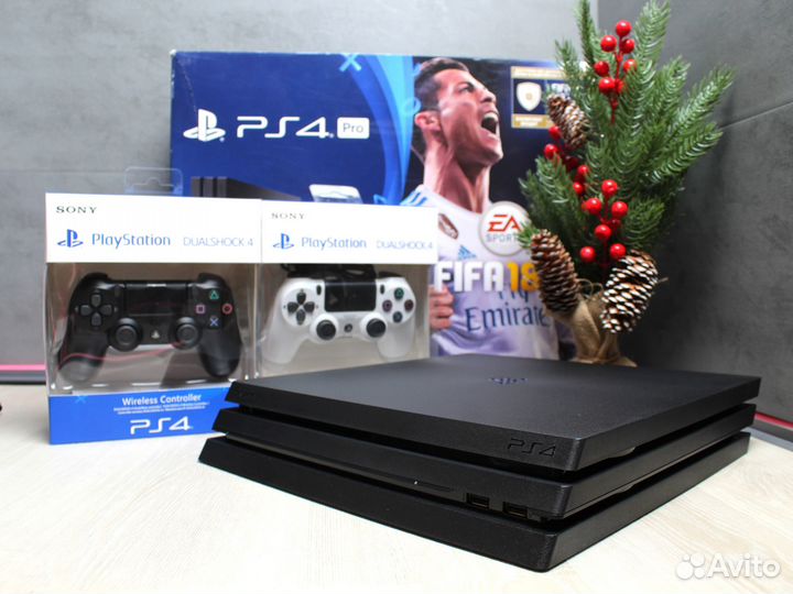 Sony playstation 4 Slim 1Тб + 2 джойстика + игры