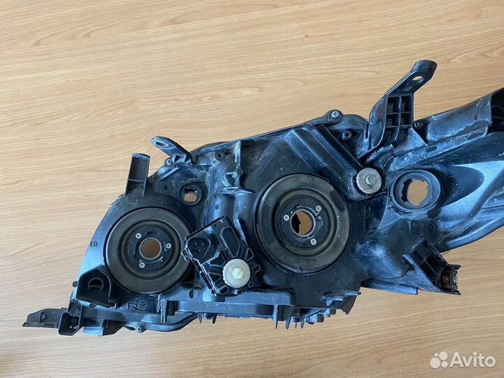 Фара правая передняя toyota corolla e140,e150