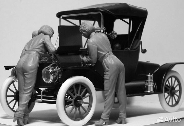 Сборная модель автомобиля ICM 24009 1:24