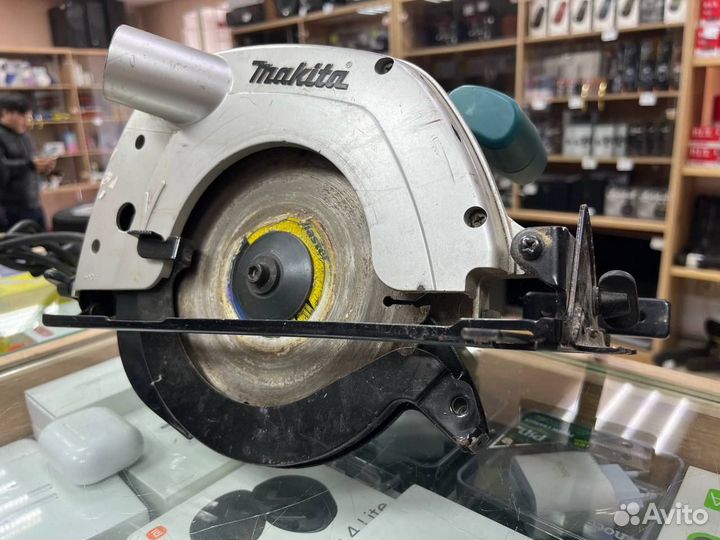 Дисковая пила Makita 5604R