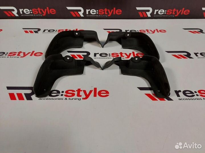 Брызговики Toyota Premio 260 Черные N2041