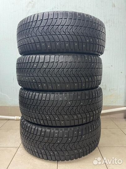 Michelin X-Ice North 3 235/55 R17