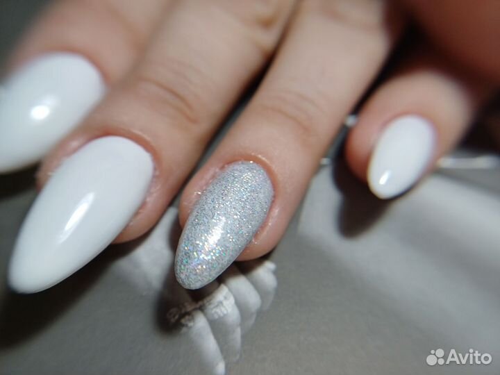 Модель на наращивание ногтей