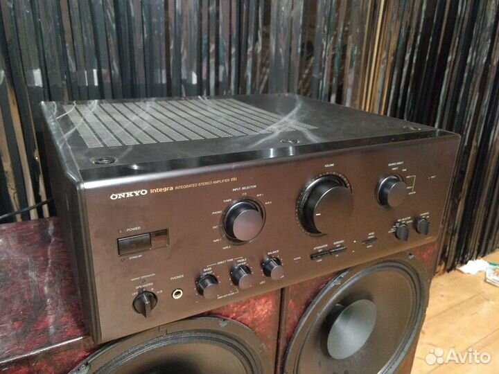Onkyo Integra A-8850 не отправляю