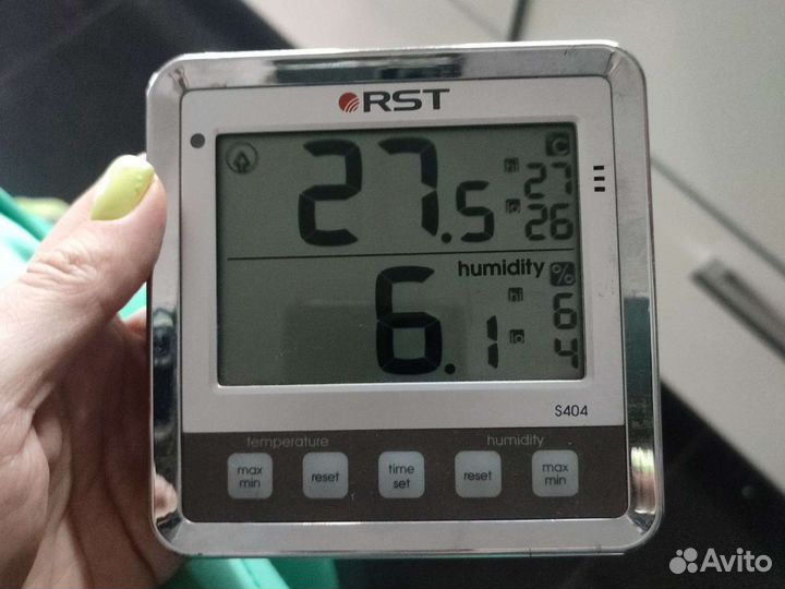 Измеритель влажности и температуры