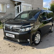 Toyota Voxy 1.8 CVT, 2015, 140 000 км, с пробегом, цена 1 890 000 руб.