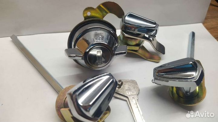 Замки новые в сборе Волга газ 24 2401