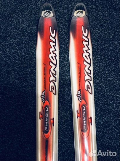 Комплект: горные лыжи с ботинками