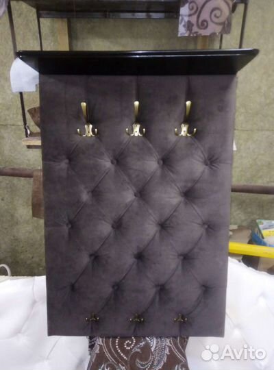 Вешалка настенная