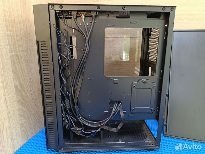 Корпус Thermaltake View 200 TG