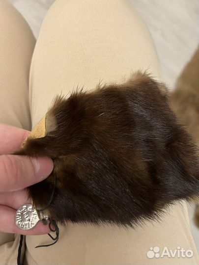 Кусочки меха норки и чернобурой лисы