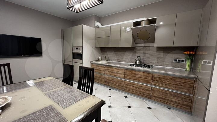 3-к. квартира, 90 м², 13/17 эт.