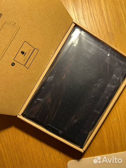 Графический планшет One by Wacom small красный