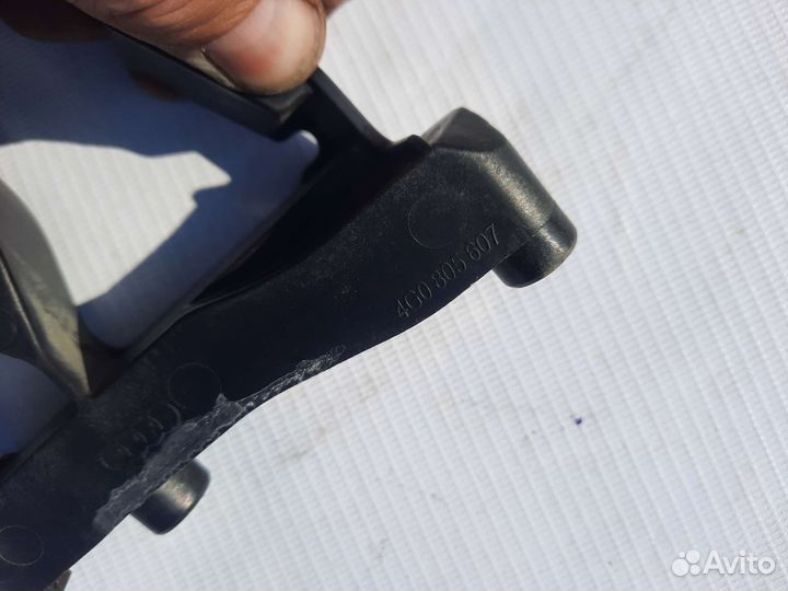 Кронштейн левой фары Audi A6 C7 Ауди А6 2012