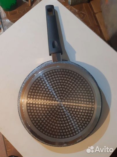 Сковорода блинная Магнит новая