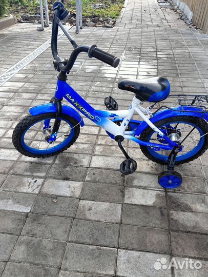 Детский четырехколесный велосипед бу