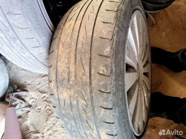 Bridgestone Blizzak DM-V1 225/45 R17 29R
