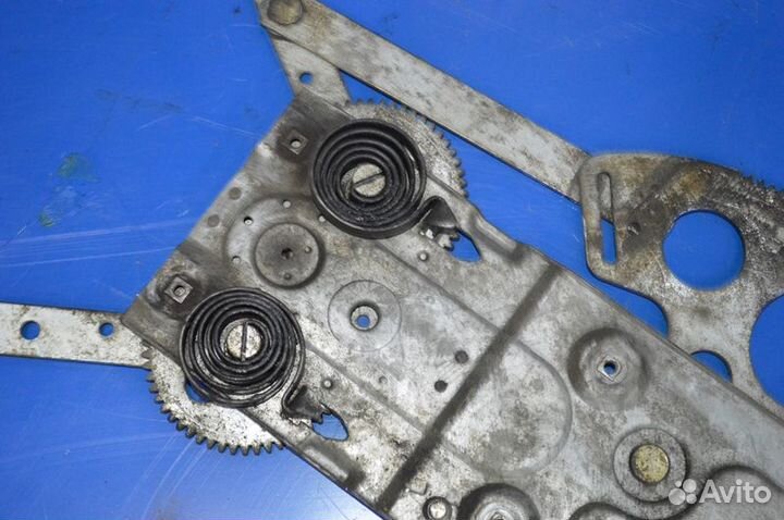 Механизм стеклоподъёмника, правый volvo F12 (01.77