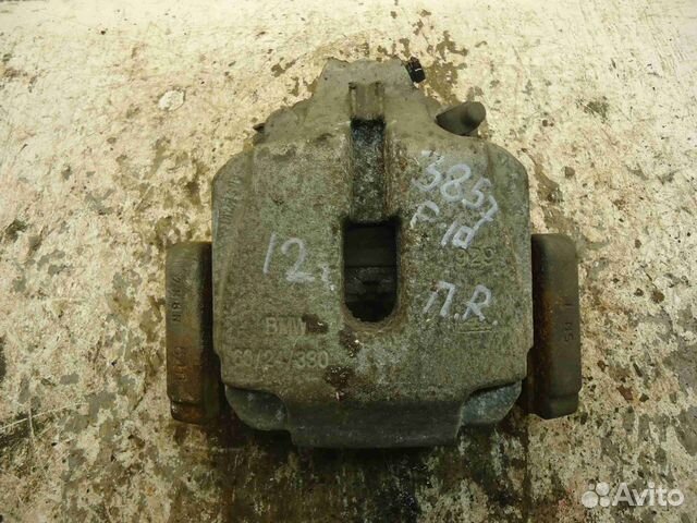 Суппорт передний правый BMW 5-Series F10