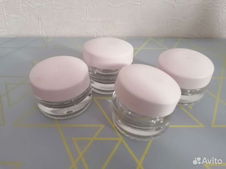 Маленькие баночки бутылочки