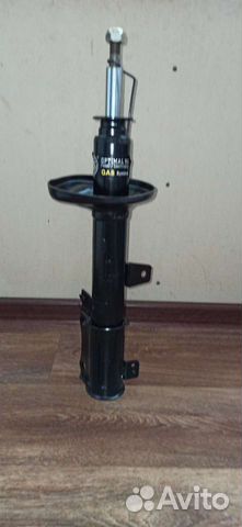 Стойка задняя правая Toyota Avensis (T22)