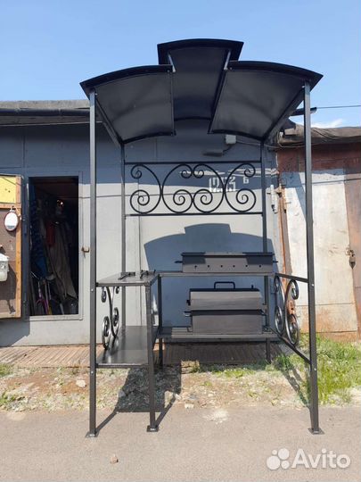 Мангал с крышей, коптильней и подставкой под казан
