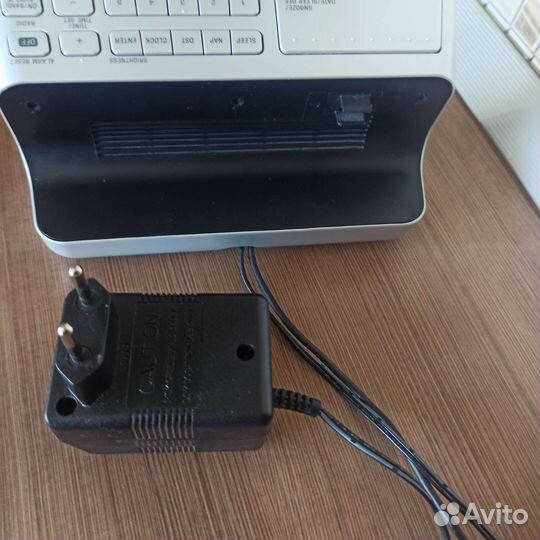 Радиоприемник Sony icf-C705, часы, будильник