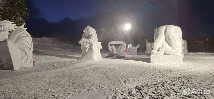 Снежная деревня, хибины