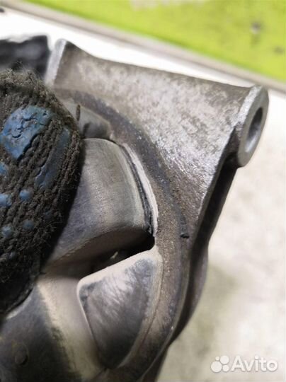 Опора кпп левая Ауди 80 90 Б3