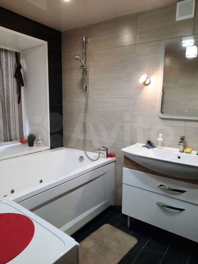 2-к. квартира, 48 м², 9/9 эт.