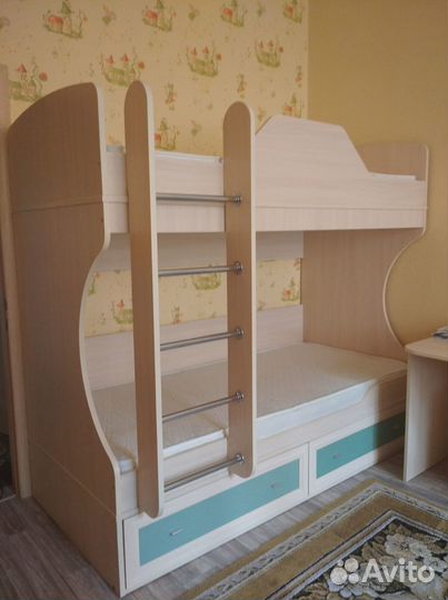 Продаю двухъяруснуя кровать фабрики Лазурит