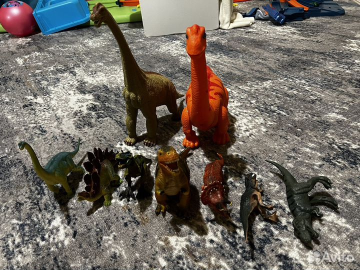 Фигурки динозавров пакетом