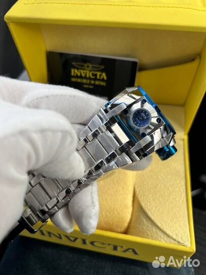 Часы invicta