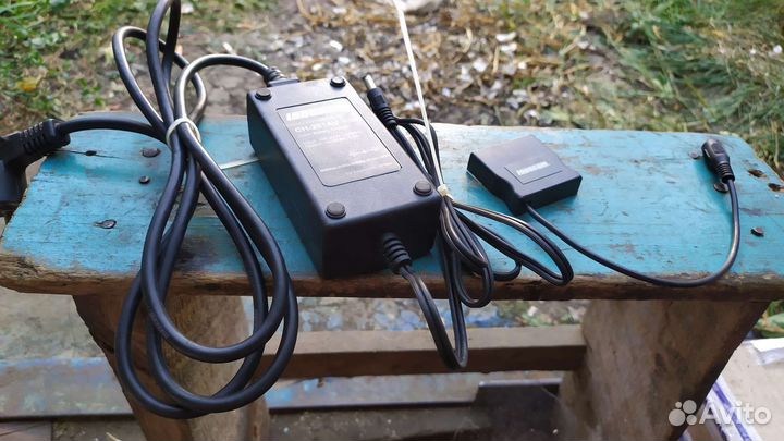 Зарядка/блок питания logocam CH-201AV