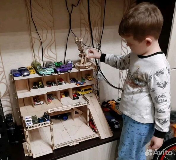 Игрушка парковка новая паркинг