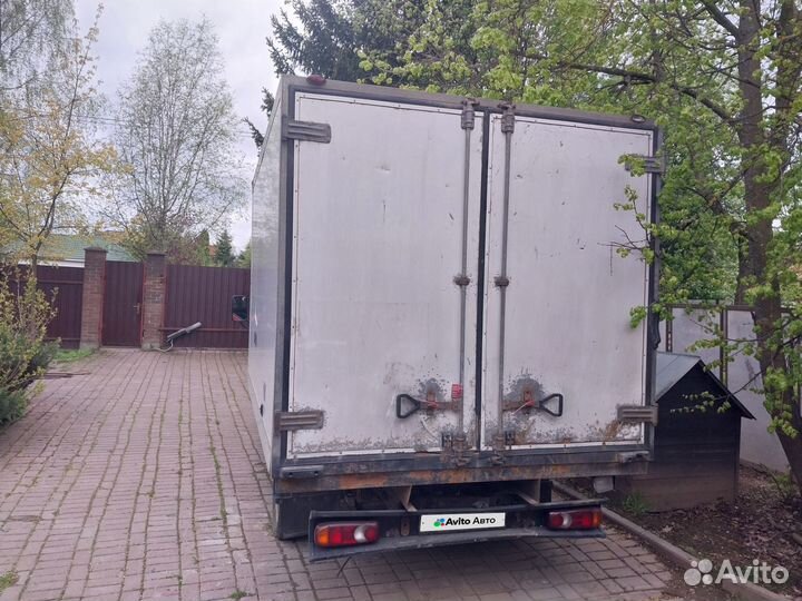 Nissan Cabstar, 2015