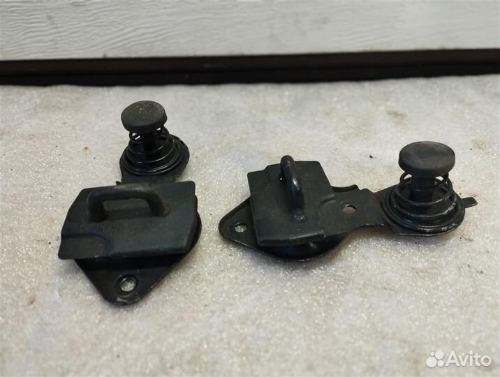 Замок капота, Mercedes E W211 2008