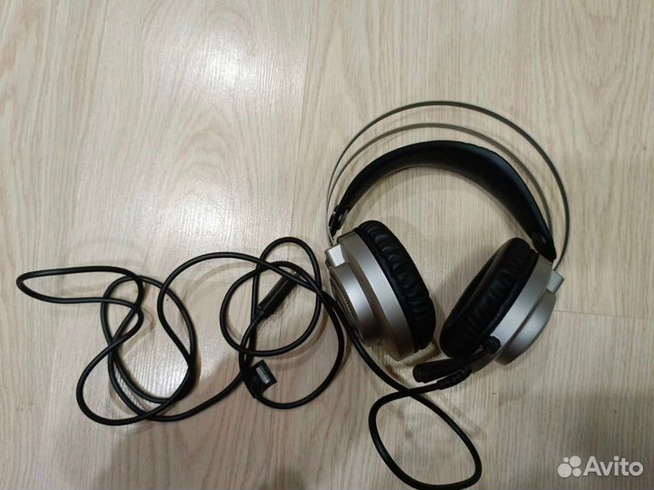 Игровые наушники