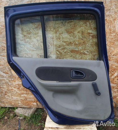 Дверь задняя левая Renault Symbol / Clio 2