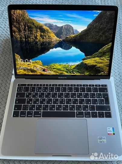Macbook pro 13 128 гб 2017 г. Бесплатная доставка