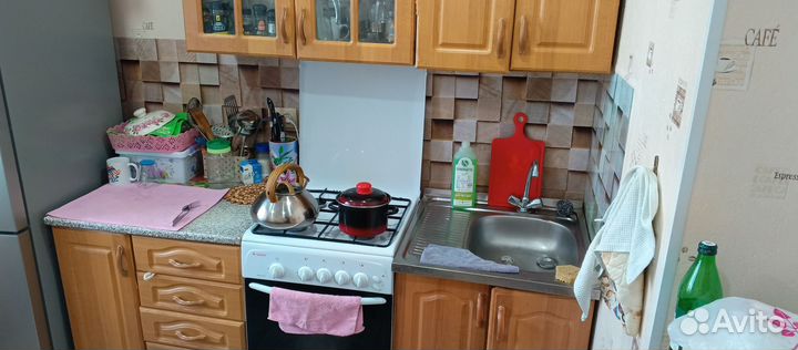 Кухонный гарнитур бу и стол