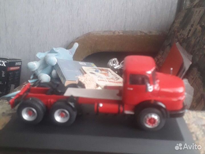 Модель грузовика Mersedes-Benz 2624