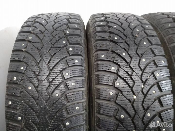 Pirelli Formula Ice 215/65 R16 98T