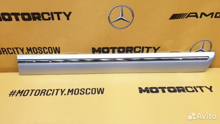 Молдинг двери задний левый Mercedes-Benz S210