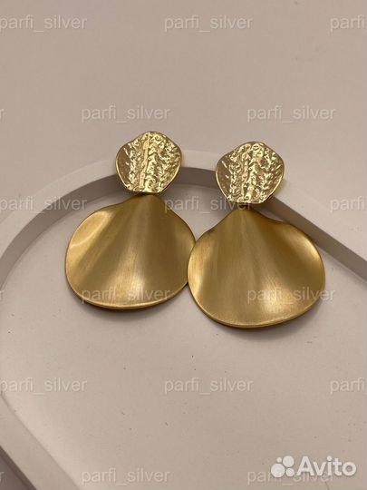 Золотые серьги