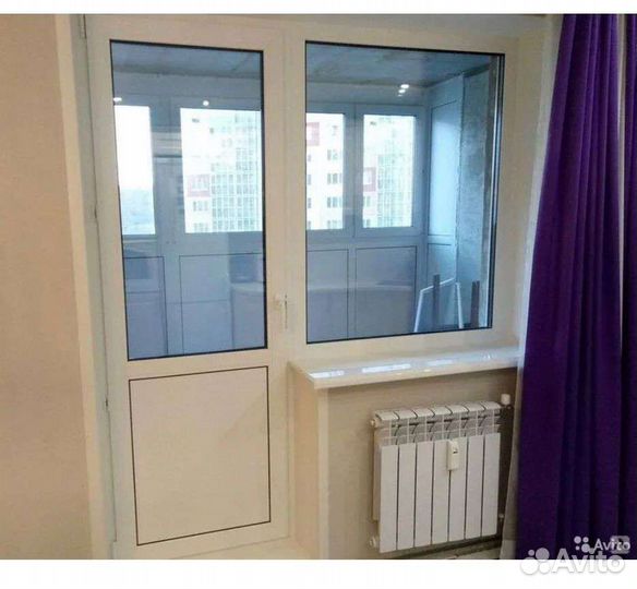 Дверь балконная с маленьким окном