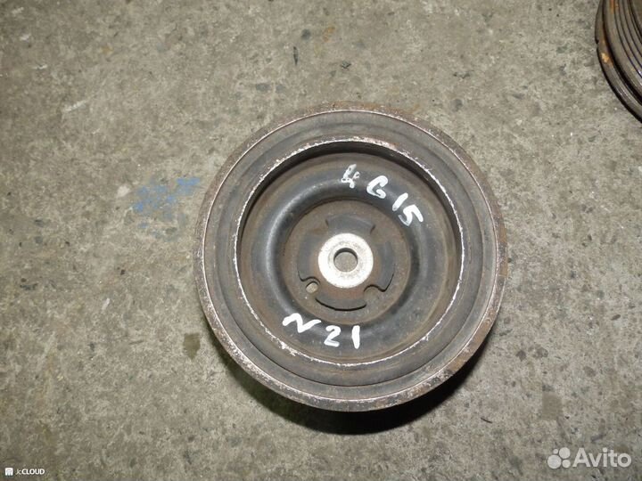 Шкив коленвала на mitsubishi - 4G15